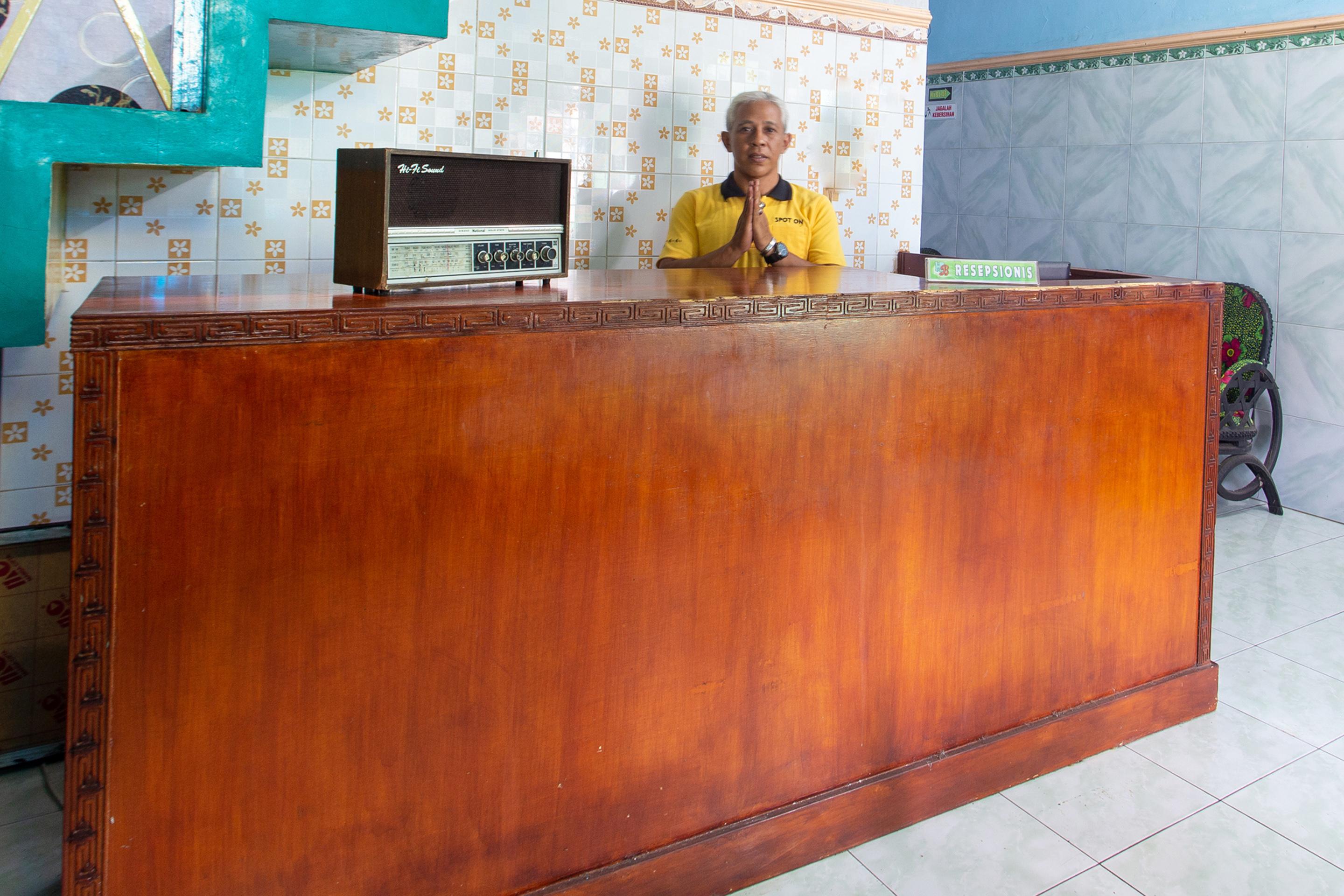 SPOT ON 2871 Hotel Budi Purwokerto Buitenkant foto