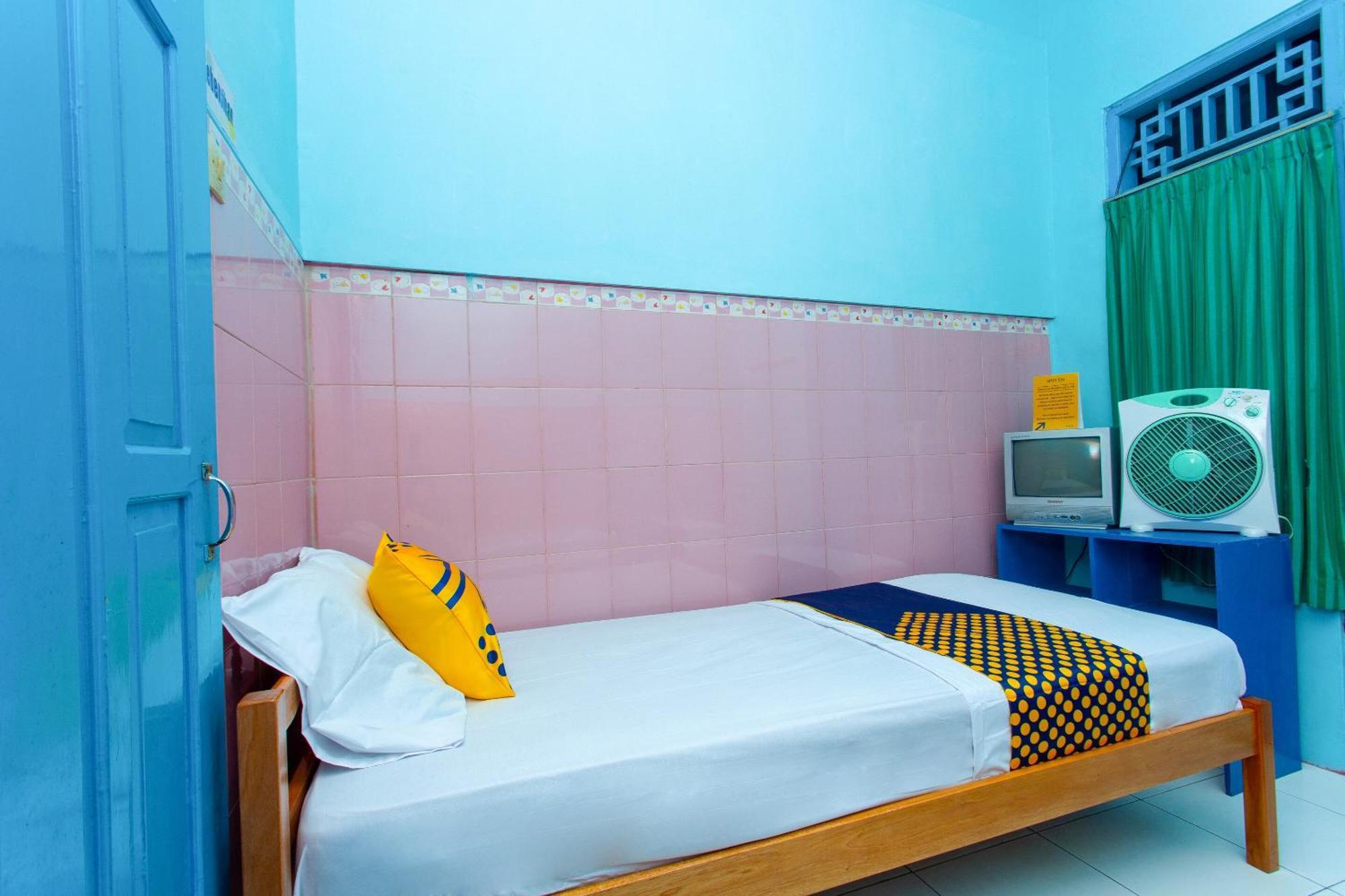 SPOT ON 2871 Hotel Budi Purwokerto Buitenkant foto